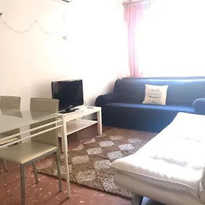 apartamento-en-el-centro-de-malaga-29013.hotelsinnerja.org/